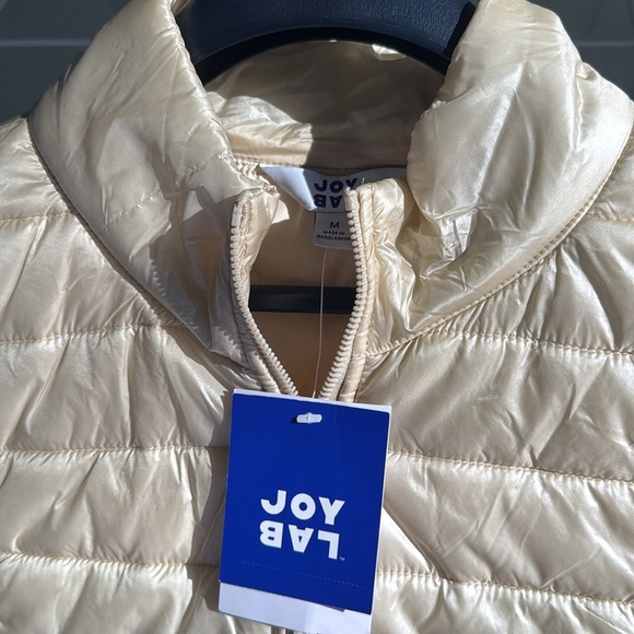 Women’s Quilted Puffer Vest Joylab NWT size M (B1) - Picture 2 of 5